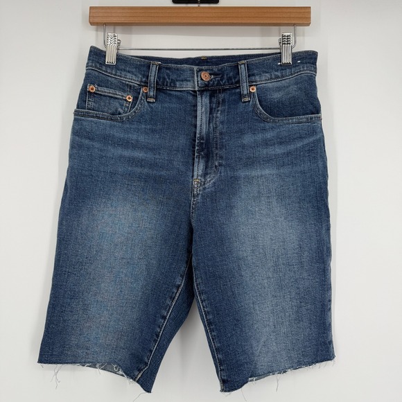 GAP 9" High Rise Denim Bermuda Shorts Size 27 Cut Off Modest - Picture 2 of 9